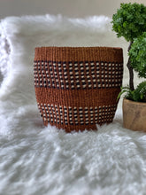 Lade das Bild in den Galerie-Viewer, Earth Woven Planters / Flower Baskets /Sisal Baskets / Vase Covers
